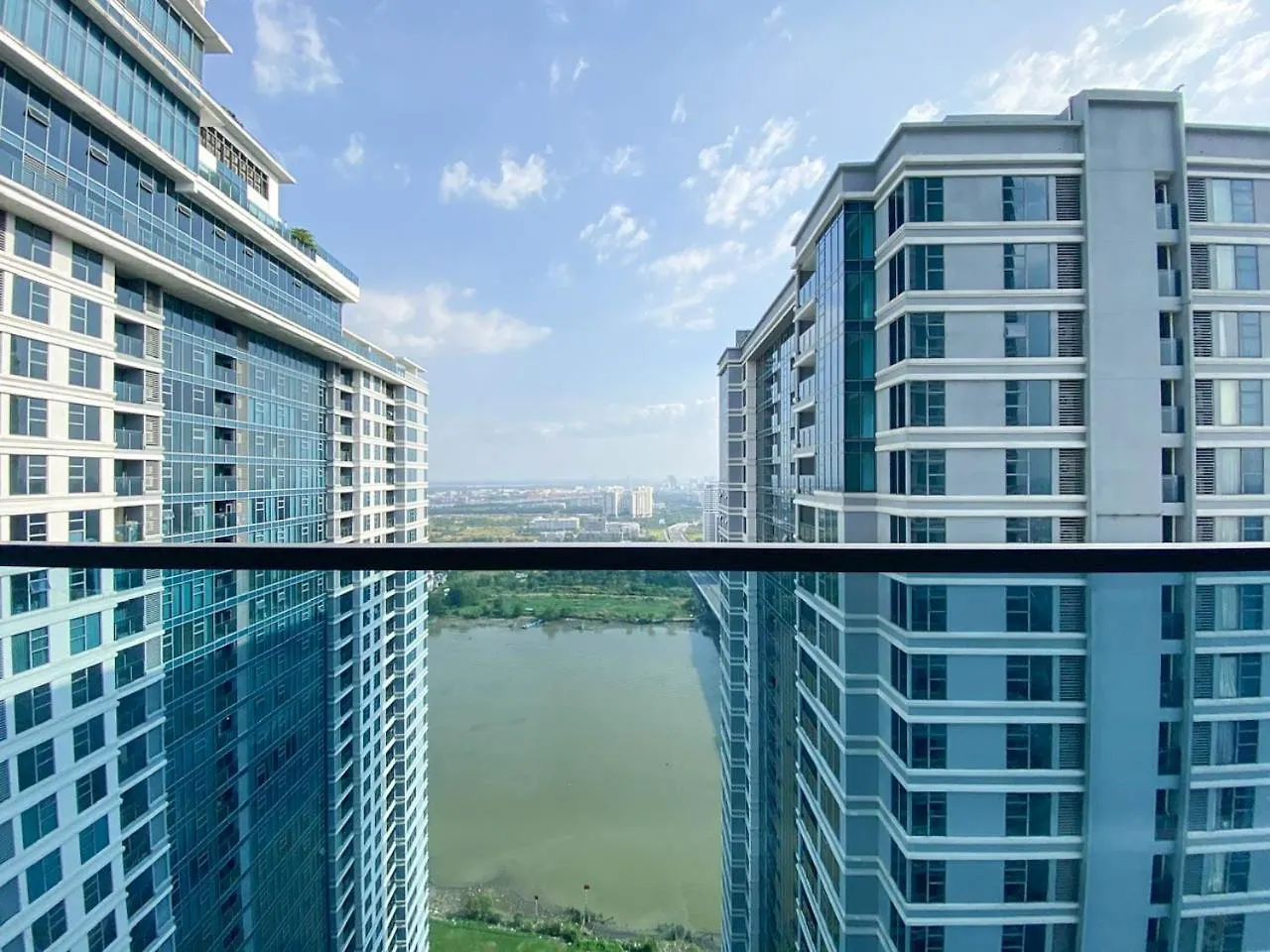 Zeus Living - Sunwah Pearl 2 Bedroom Glorious Ho Chi Minh-Byen