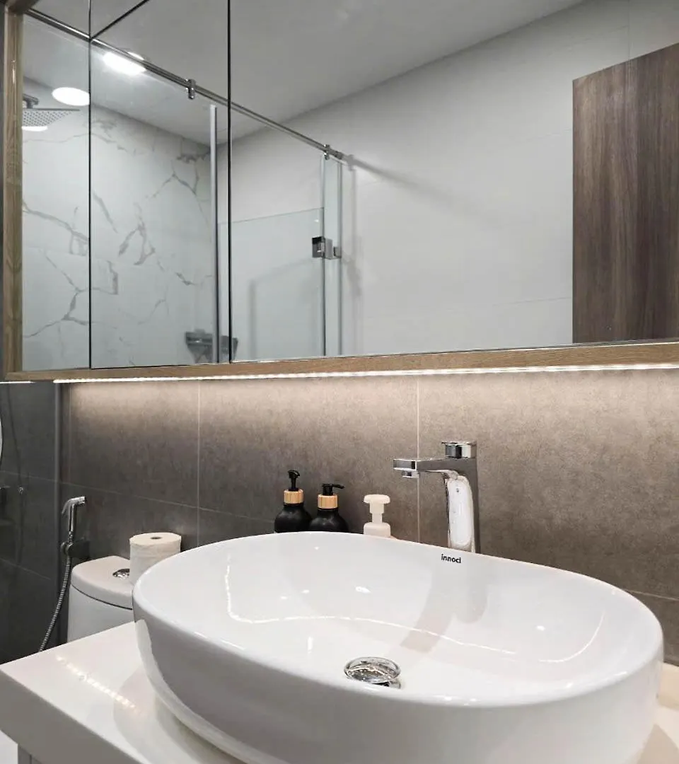 Zeus Living - Sunwah Pearl 2 Bedroom Glorious Ho Chi Minh City