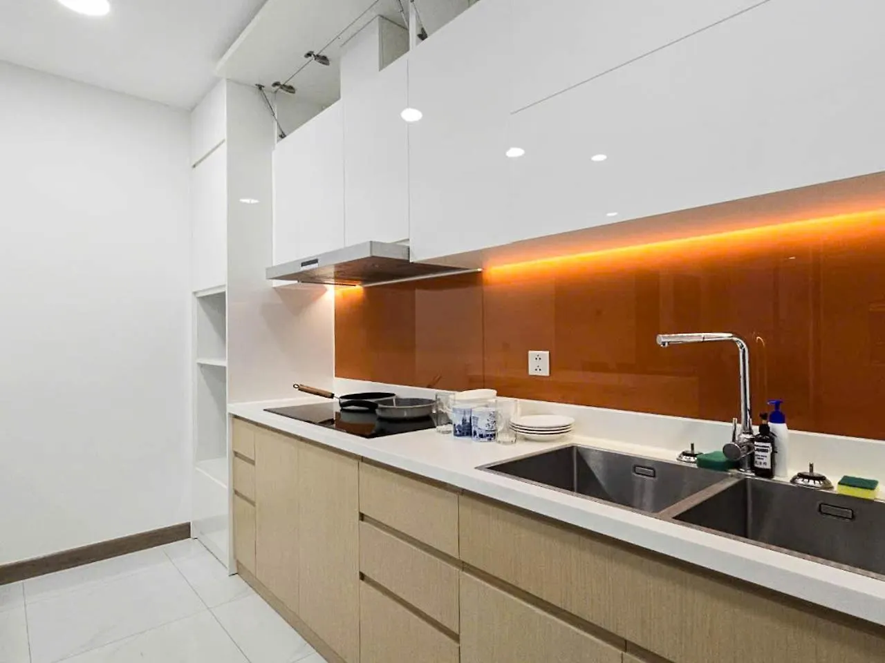 Apartment Zeus Living - Sunwah Pearl 2 Bedroom Glorious Ho Chi Minh City Vietnam