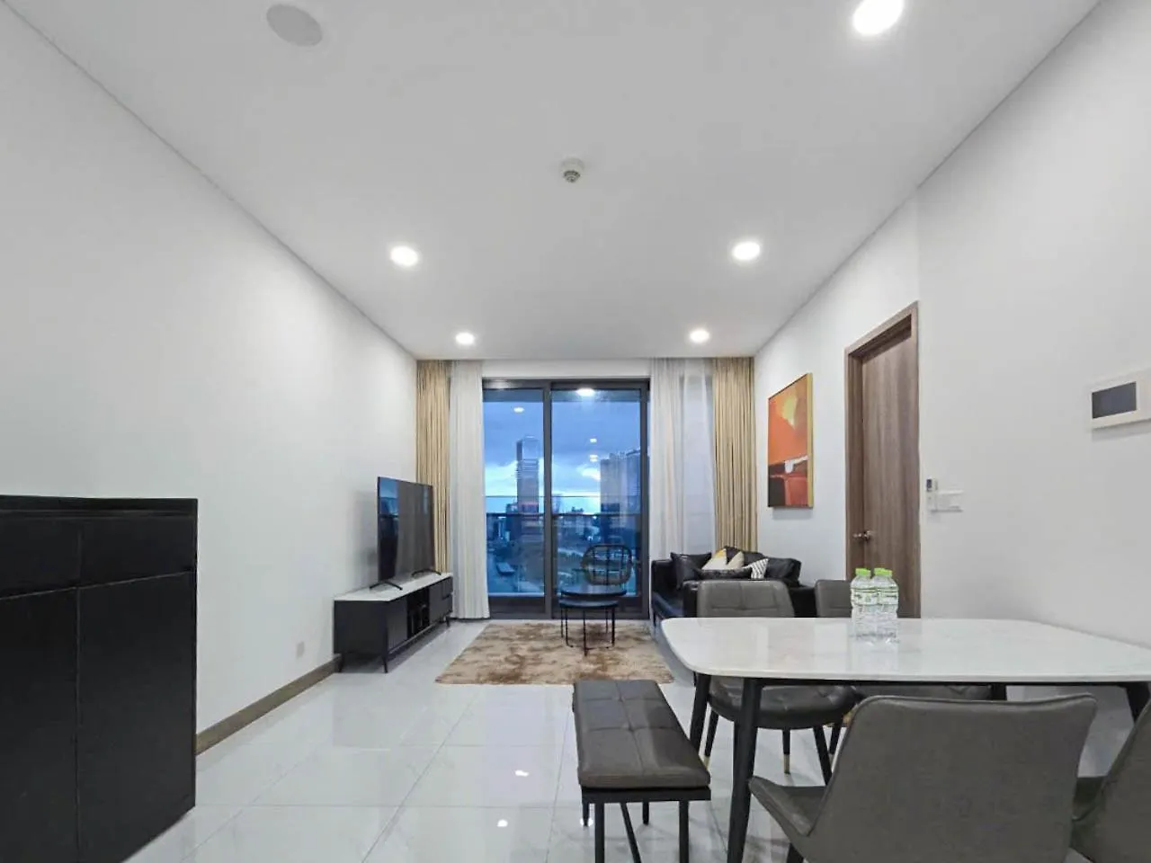 Zeus Living - Sunwah Pearl 2 Bedroom Glorious Ho Chi Minh City Apartment